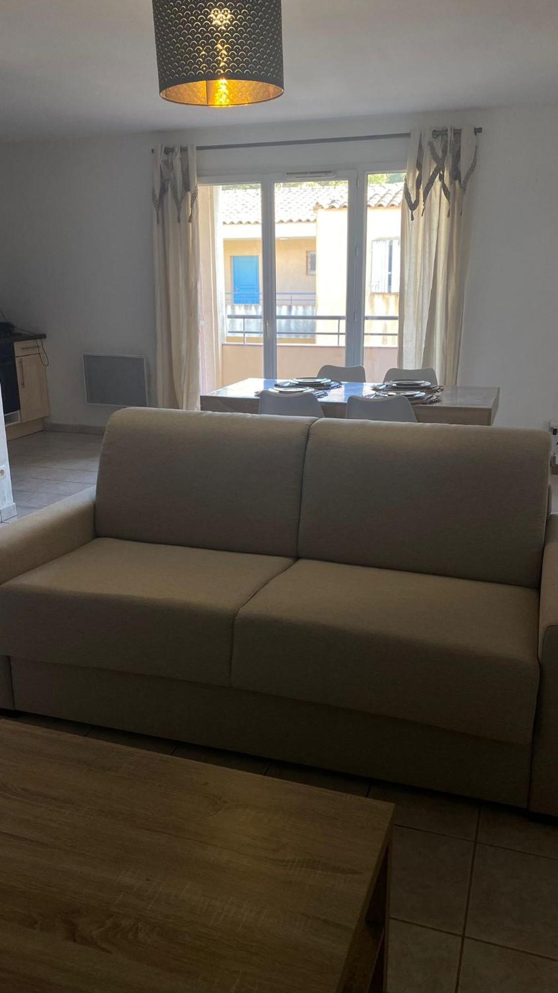 Spacieux Avec Terrasse Et Parking Prive * Sainte-Maxime