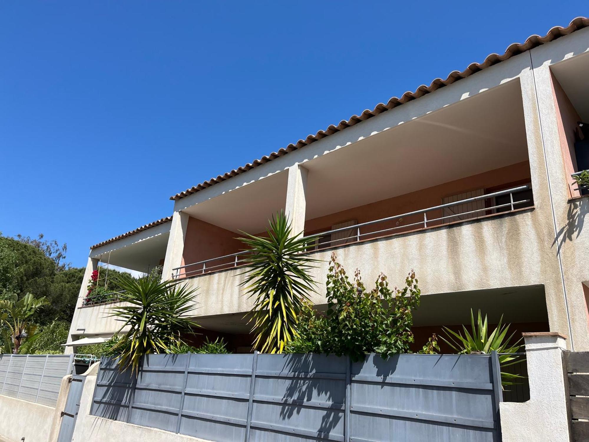 Apartment Spacieux Avec Terrasse Et Parking Prive
